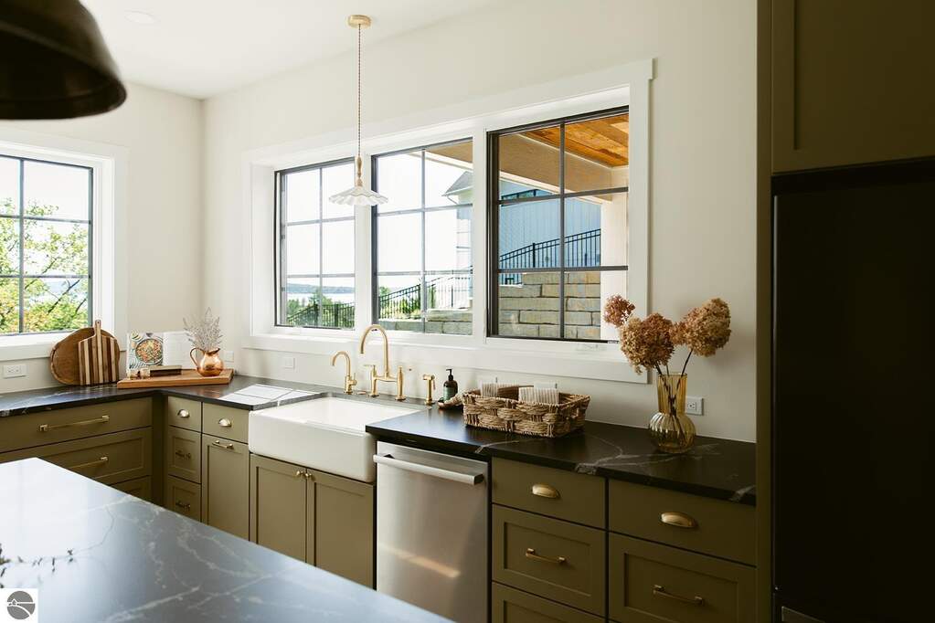 5 Bedroom Single Family Home/House's Image 60