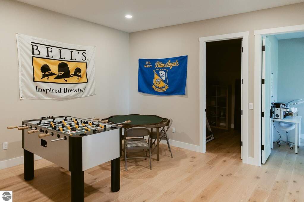 5 Bedroom Single Family Home/House's Image 64