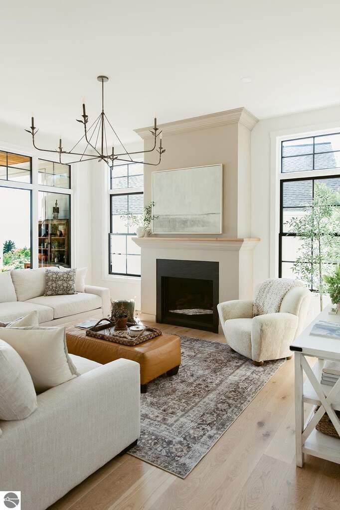 5 Bedroom Single Family Home/House's Image 6
