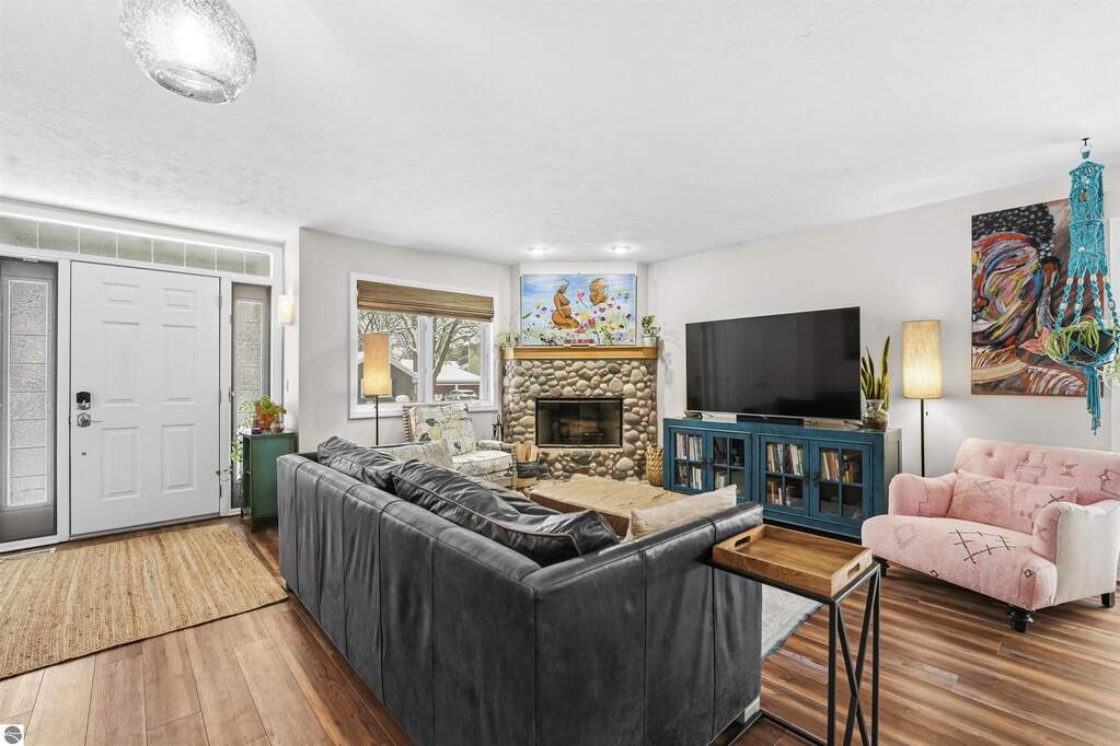 3 Bedroom Single Family Home/House's Image 7