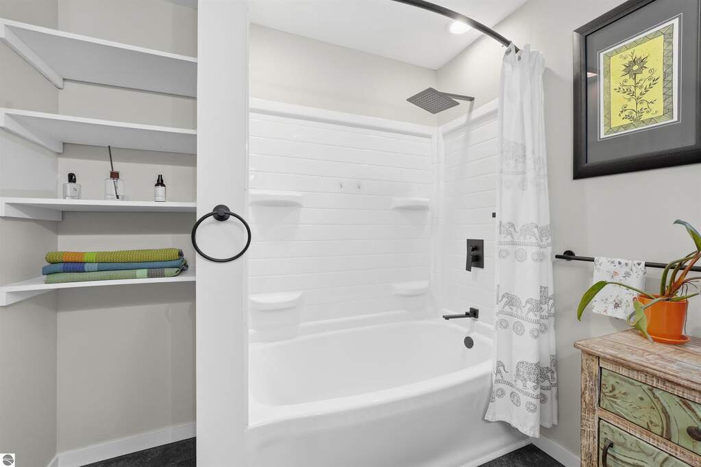 3 Bedroom Single Family Home/House's Image 36