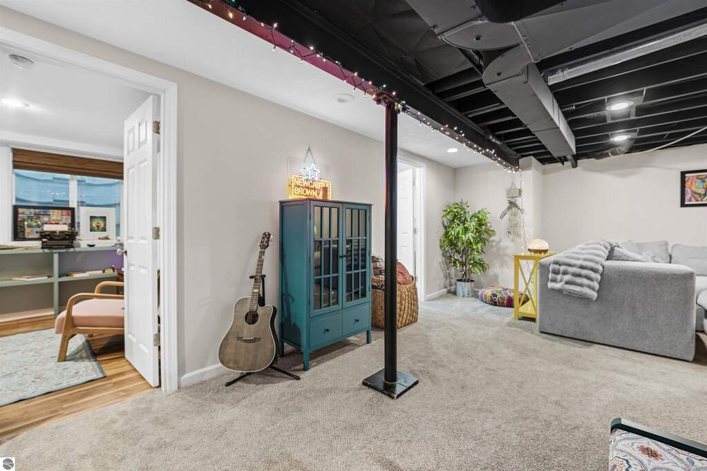 3 Bedroom Single Family Home/House's Image 43