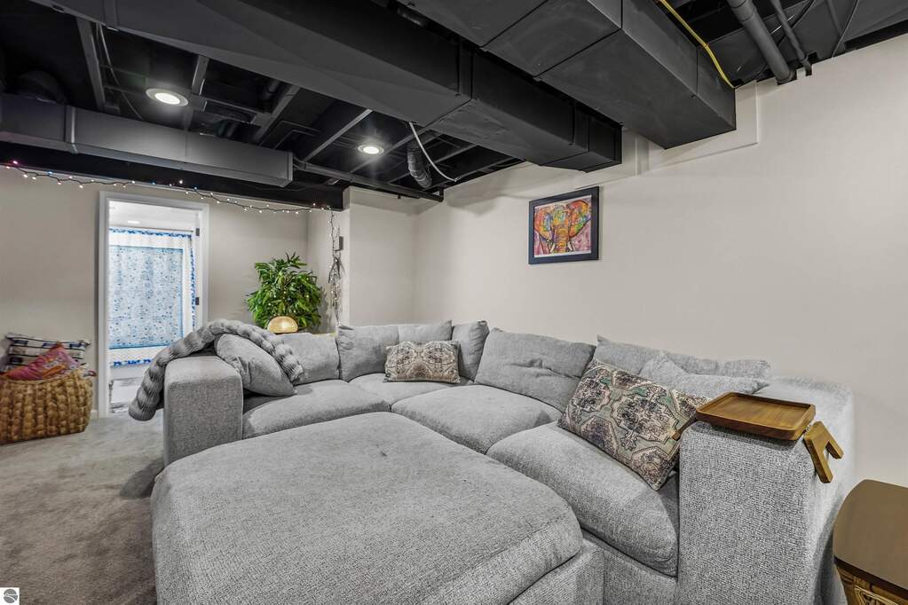 3 Bedroom Single Family Home/House's Image 47