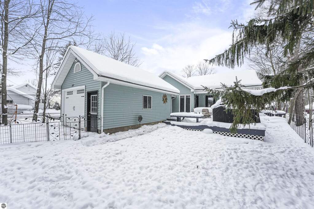 3 Bedroom Single Family Home/House's Image 55