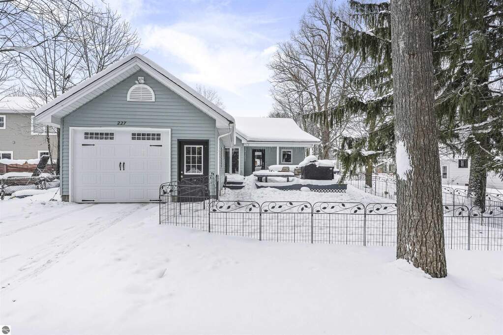3 Bedroom Single Family Home/House's Image 57