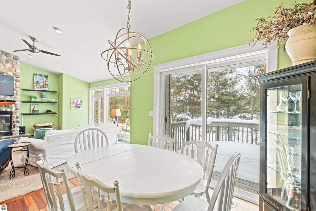 5 Bedroom Single Family Home/House's Image 9
