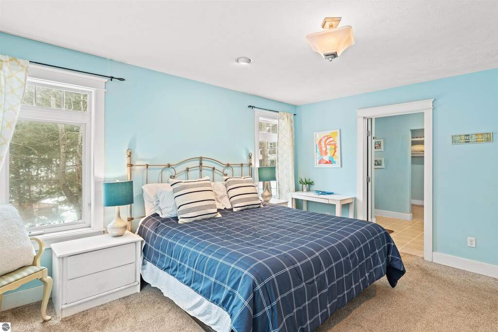 5 Bedroom Single Family Home/House's Image 14