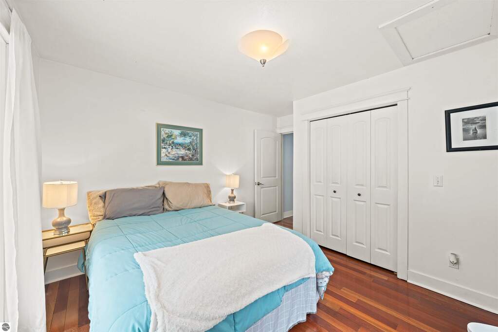 5 Bedroom Single Family Home/House's Image 21