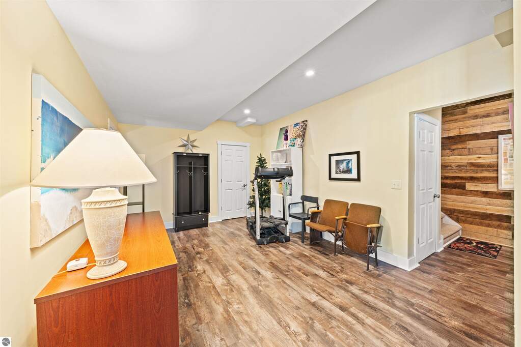5 Bedroom Single Family Home/House's Image 29