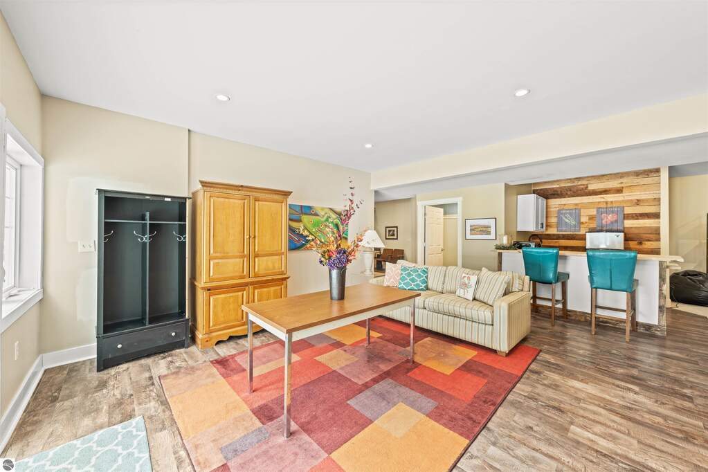 5 Bedroom Single Family Home/House's Image 30