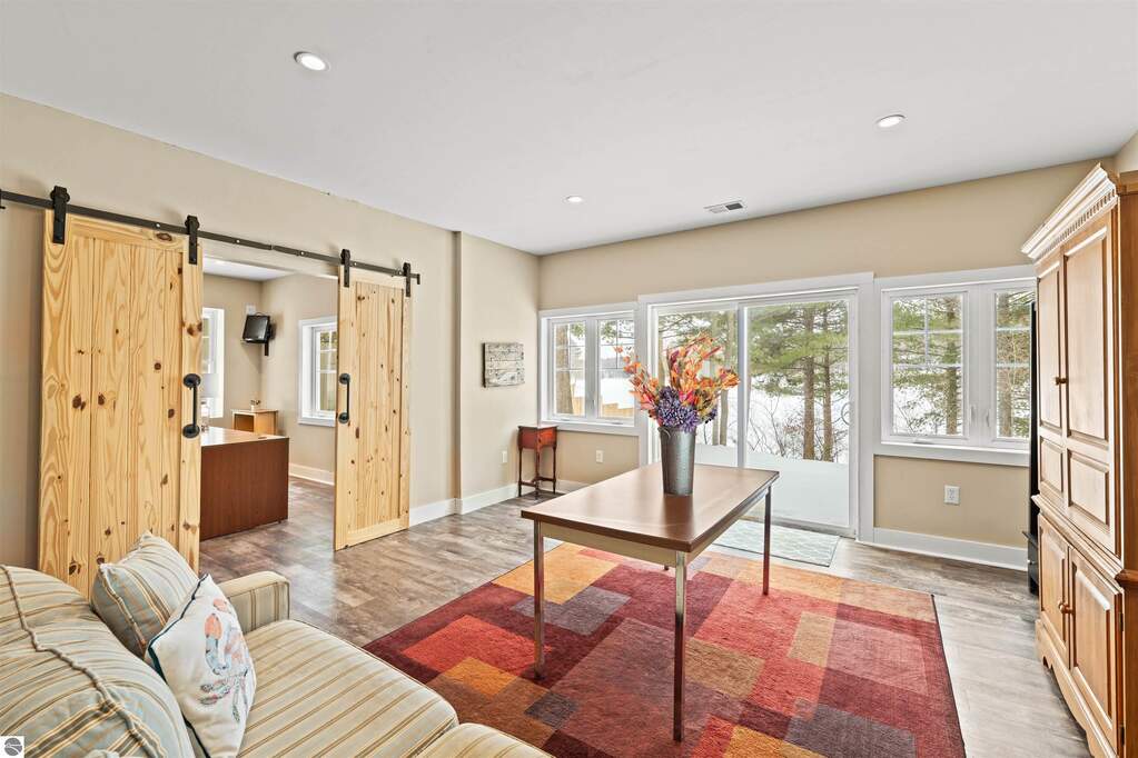 5 Bedroom Single Family Home/House's Image 31