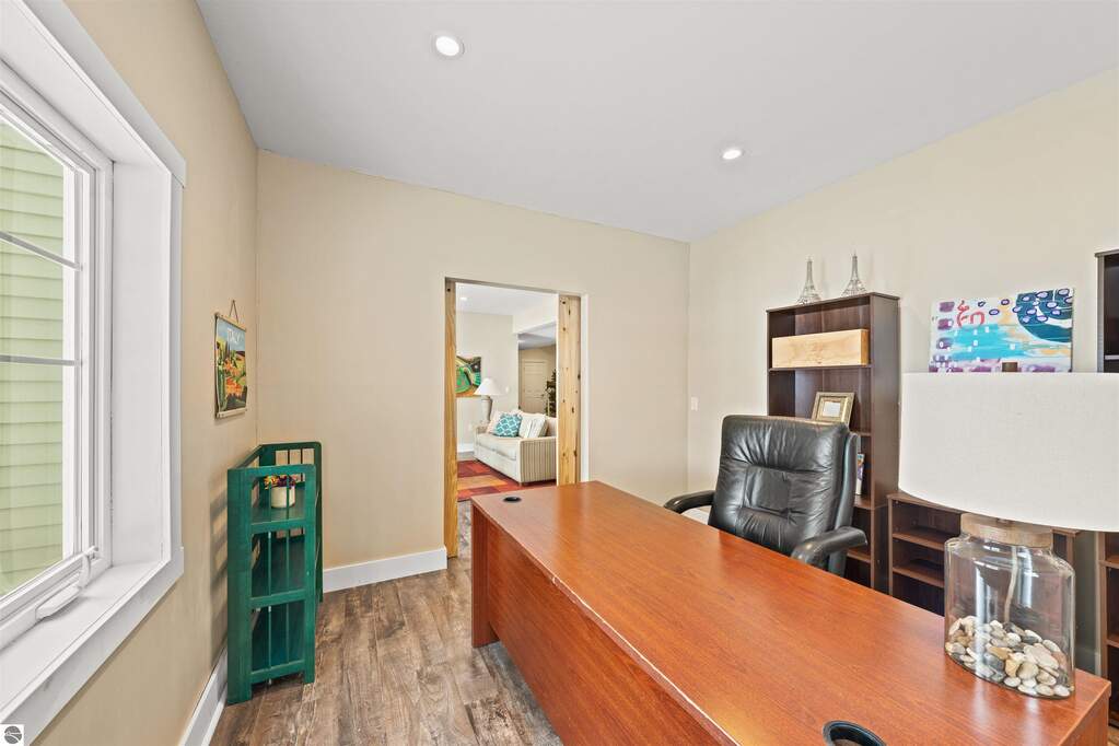 5 Bedroom Single Family Home/House's Image 37