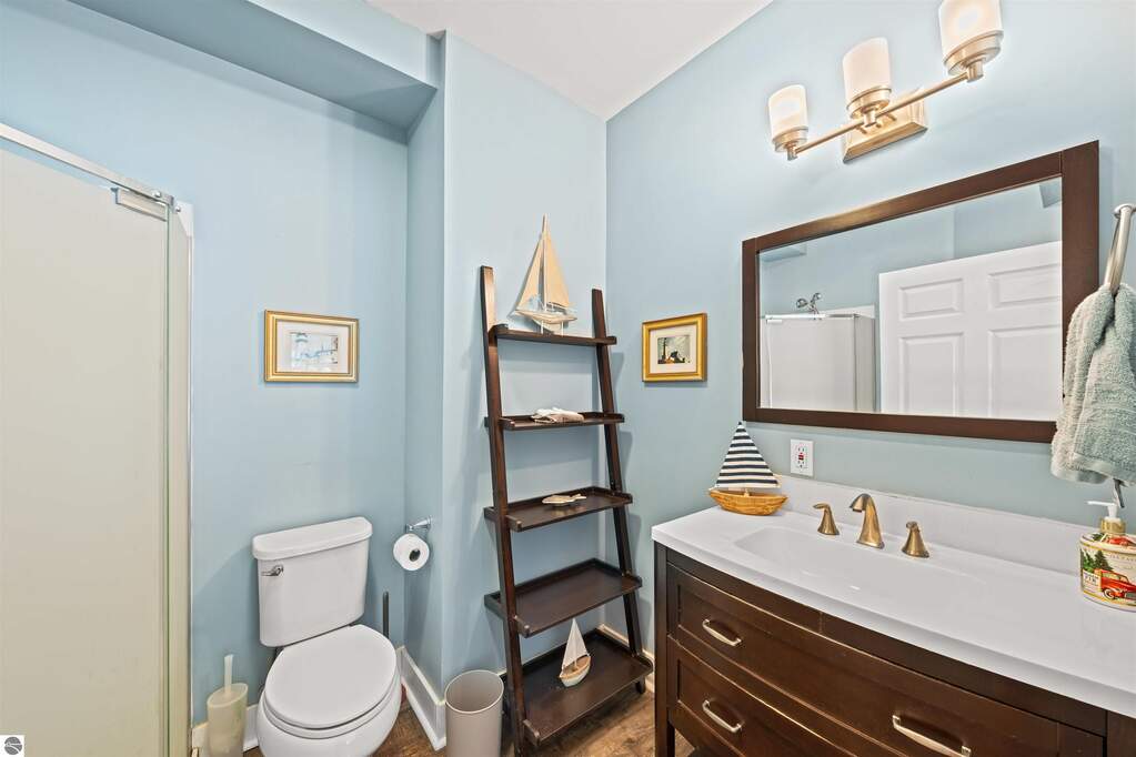 5 Bedroom Single Family Home/House's Image 42