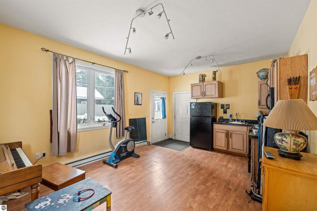 5 Bedroom Single Family Home/House's Image 44