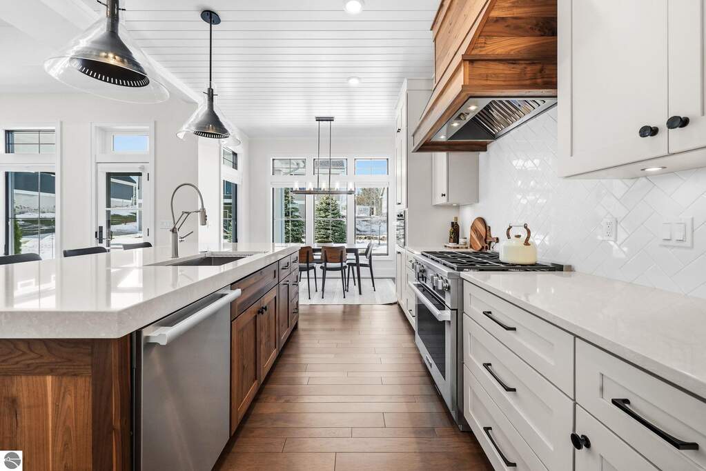 4 Bedroom Single Family Home/House's Image 10