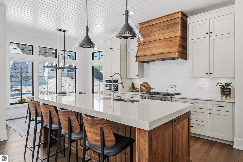 4 Bedroom Single Family Home/House's Image 11