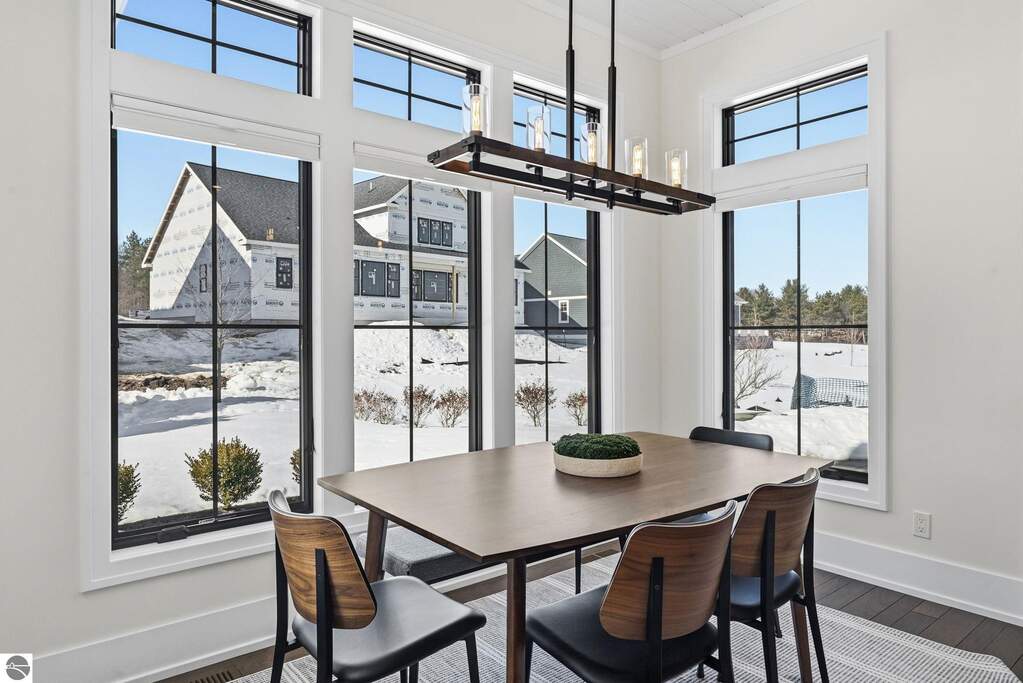 4 Bedroom Single Family Home/House's Image 18