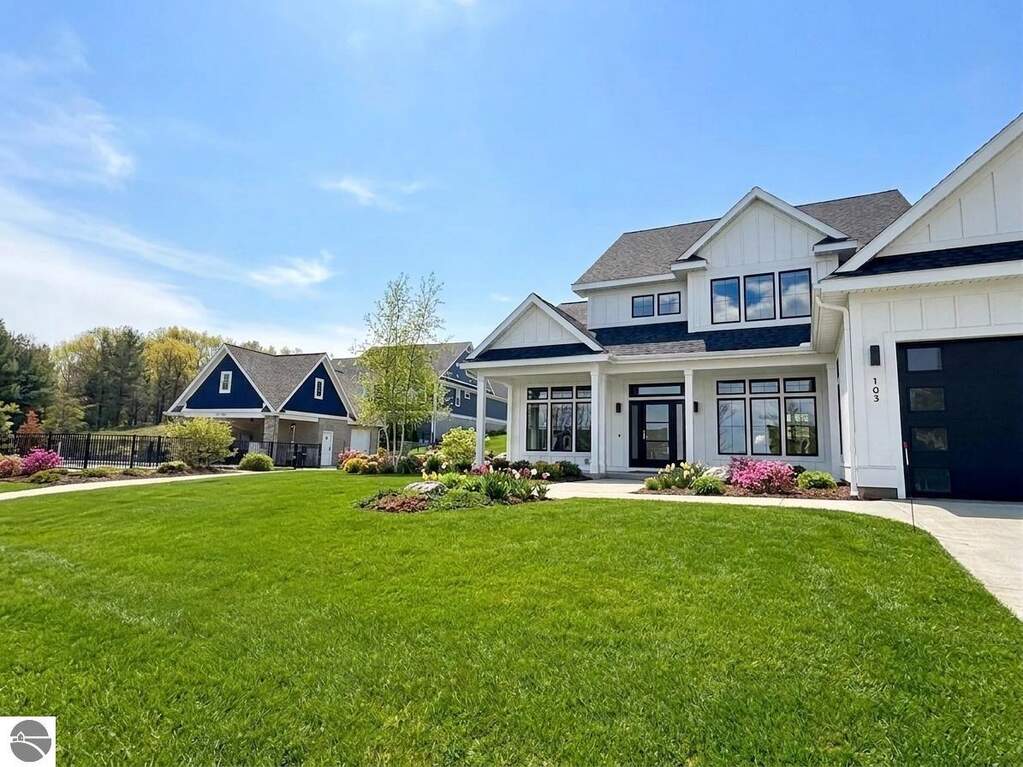 Pool, hot tub, gas grills, gas fireplace, pavilion. AI enchanced