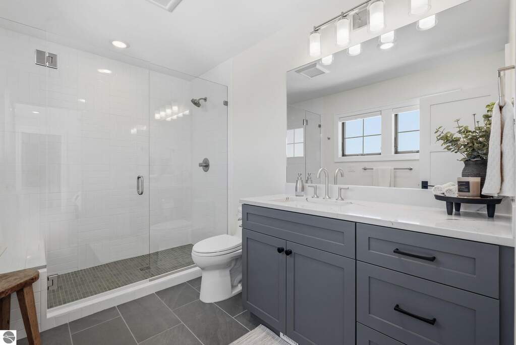 4 Bedroom Single Family Home/House's Image 43