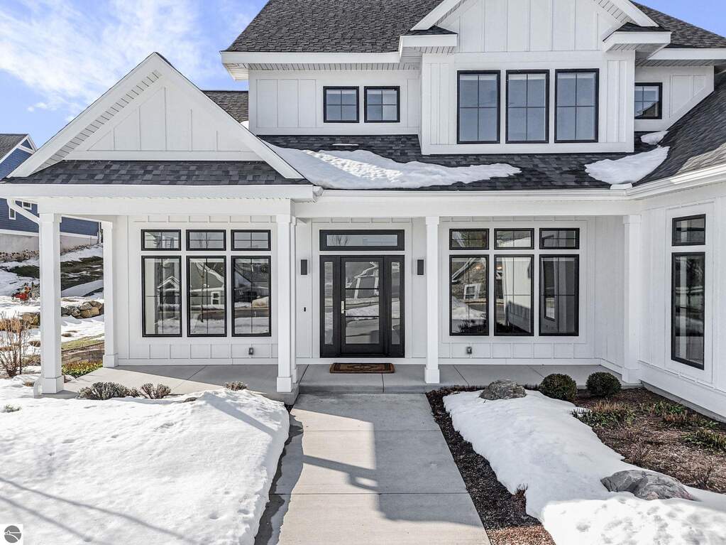 4 Bedroom Single Family Home/House's Image 3