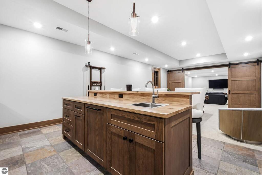 4 Bedroom Single Family Home/House's Image 60