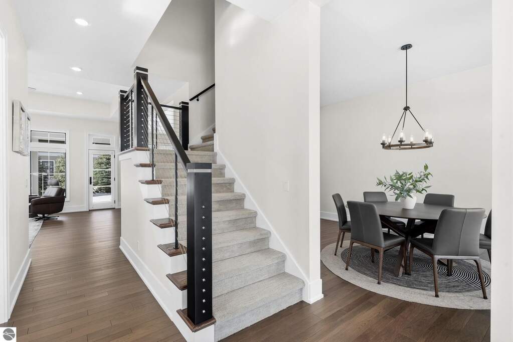 4 Bedroom Single Family Home/House's Image 4