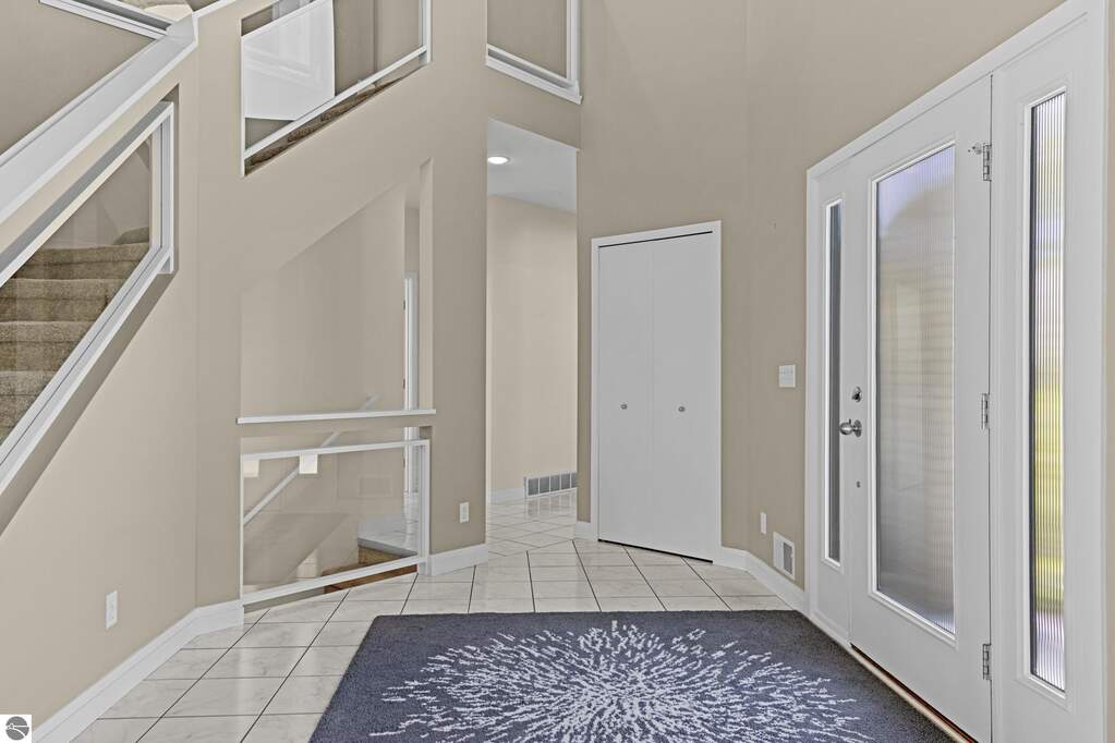 4 Bedroom Single Family Home/House's Image 8