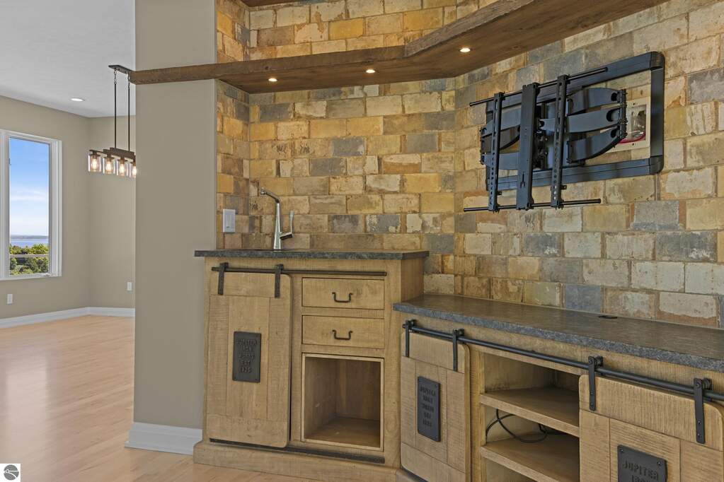 4 Bedroom Single Family Home/House's Image 14
