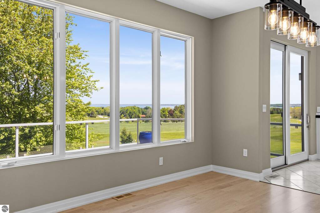 4 Bedroom Single Family Home/House's Image 18