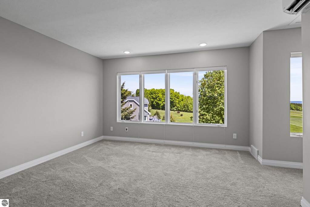 4 Bedroom Single Family Home/House's Image 33