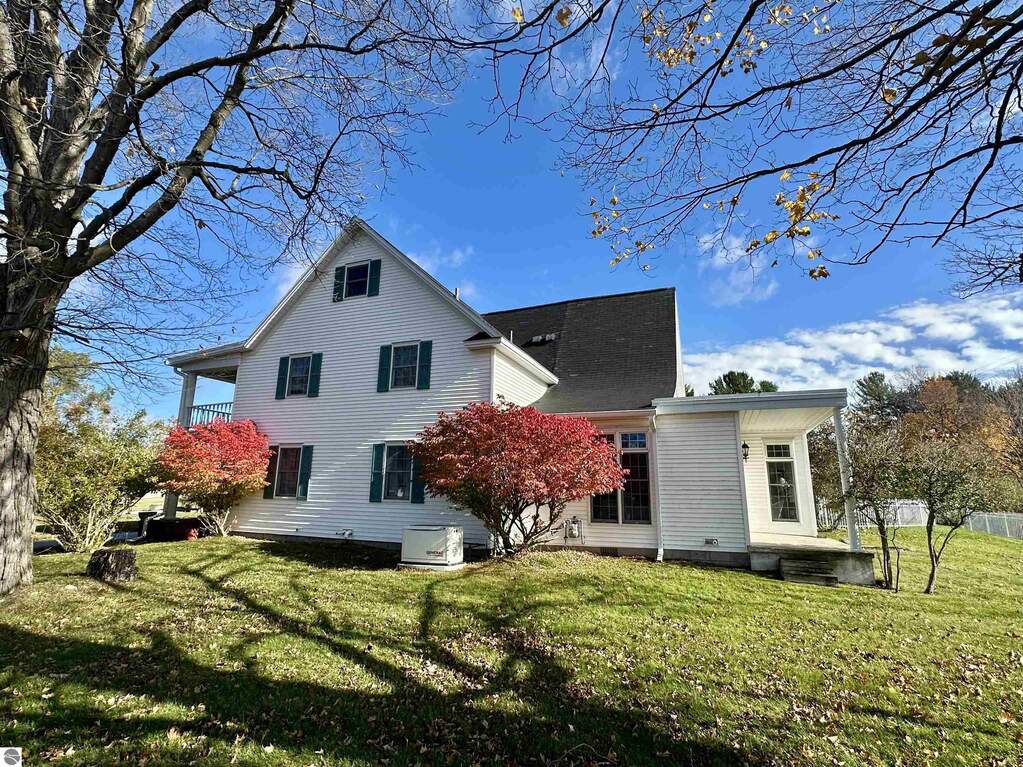 4 Bedroom Single Family Home/House's Image 14