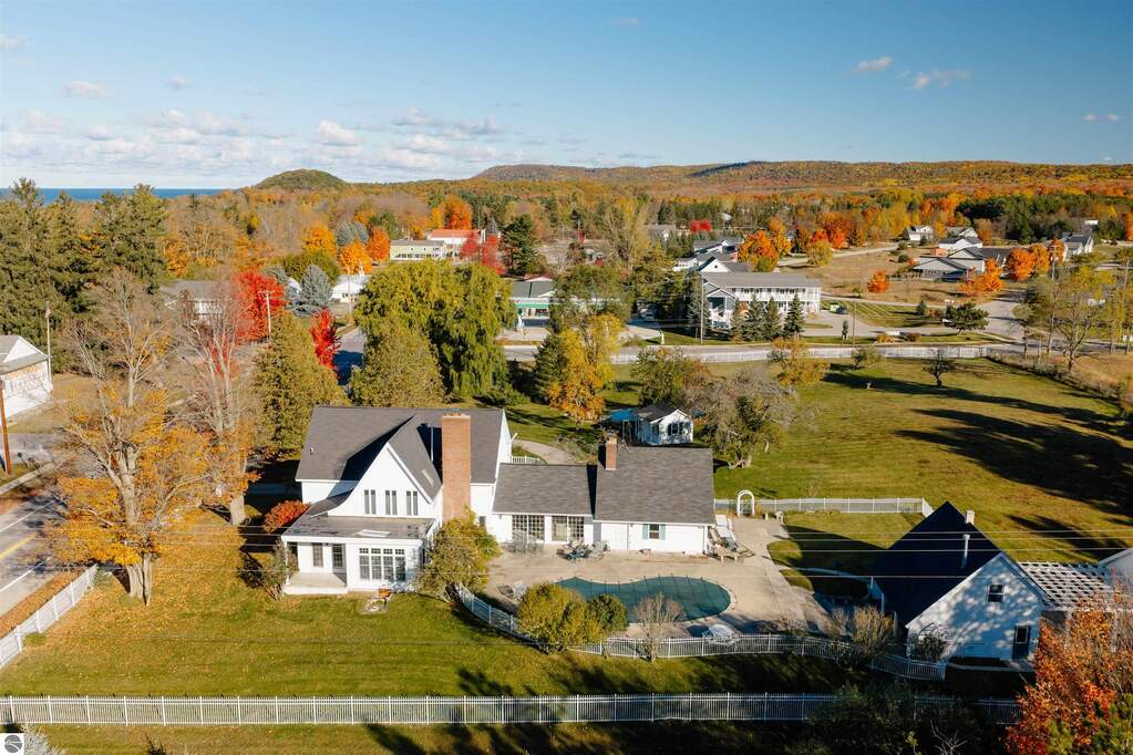 4 Bedroom Single Family Home/House's Image 15