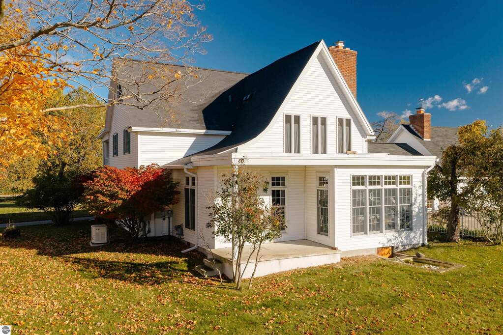 4 Bedroom Single Family Home/House's Image 16