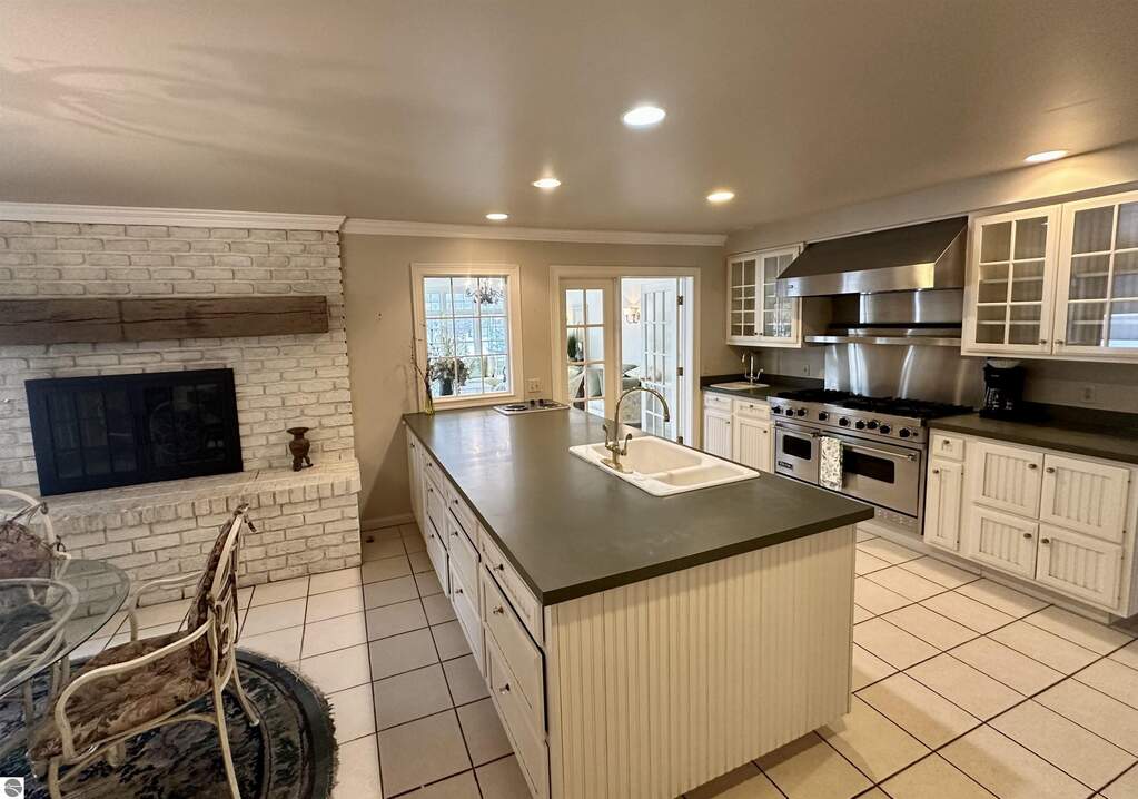 4 Bedroom Single Family Home/House's Image 27