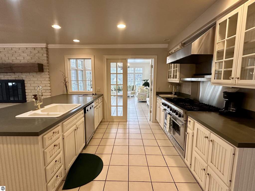 4 Bedroom Single Family Home/House's Image 35