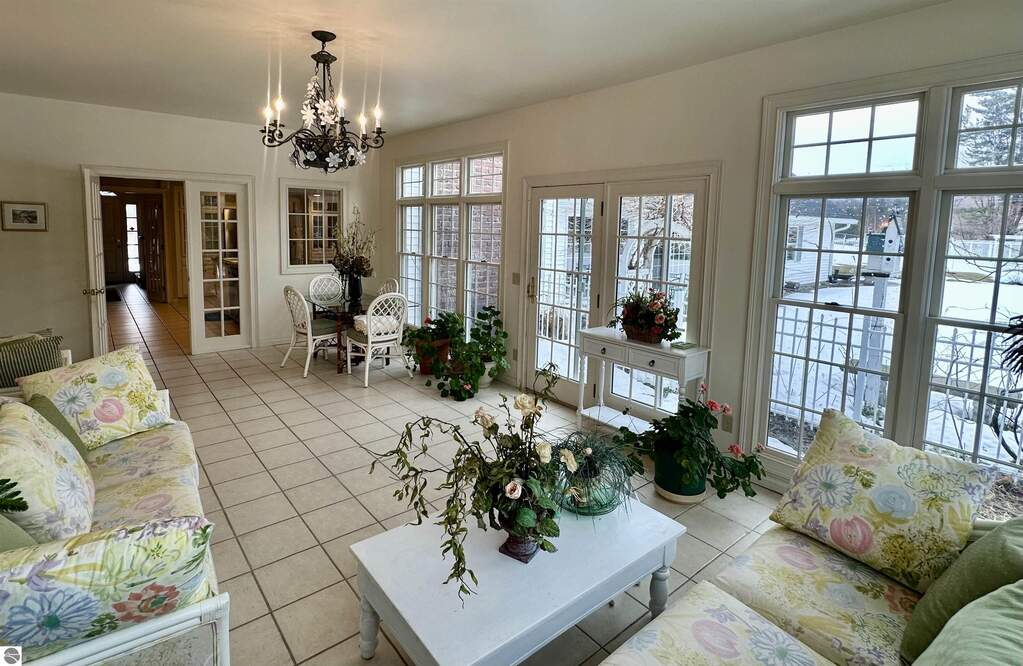 4 Bedroom Single Family Home/House's Image 38