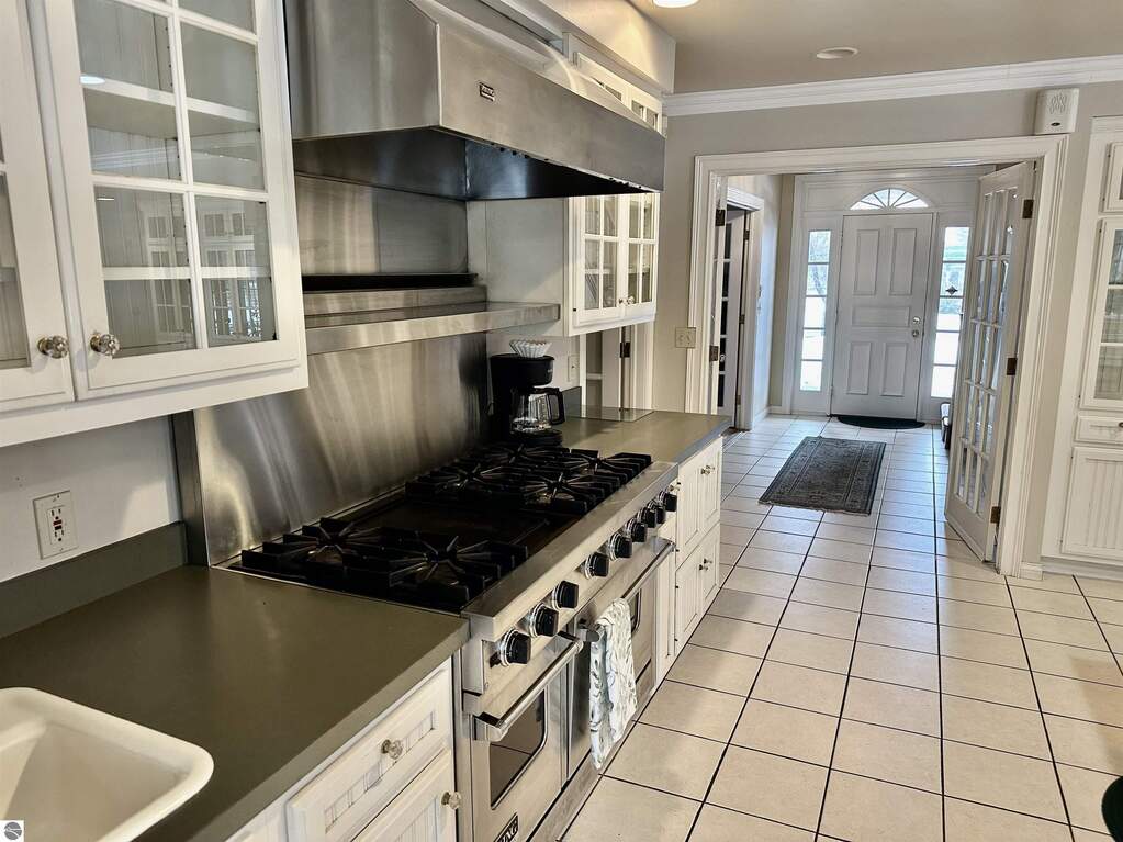 4 Bedroom Single Family Home/House's Image 40