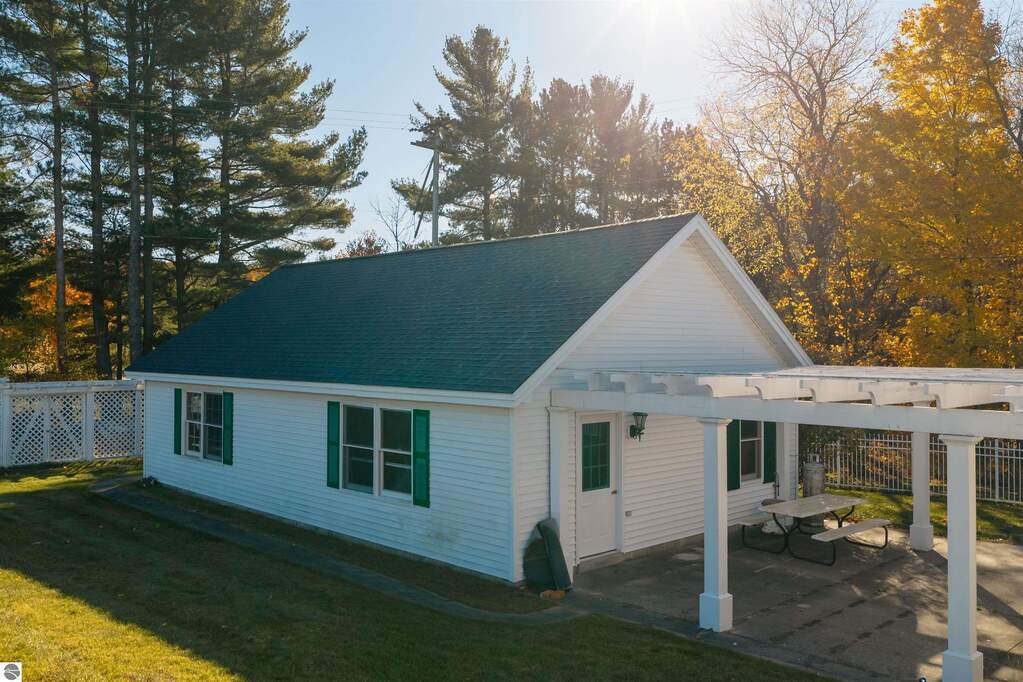 4 Bedroom Single Family Home/House's Image 82