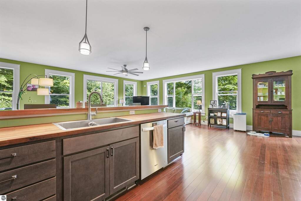 3 Bedroom Single Family Home/House's Image 7