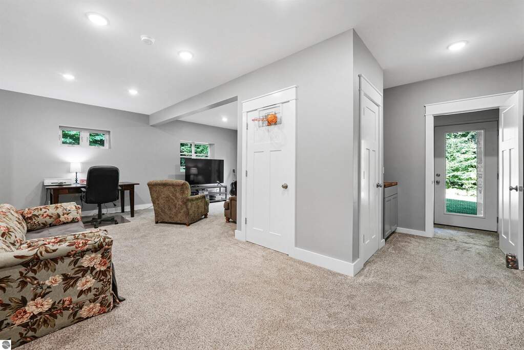 3 Bedroom Single Family Home/House's Image 30