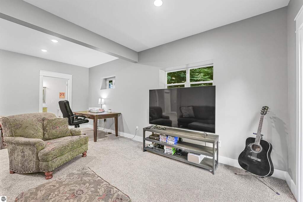 3 Bedroom Single Family Home/House's Image 33