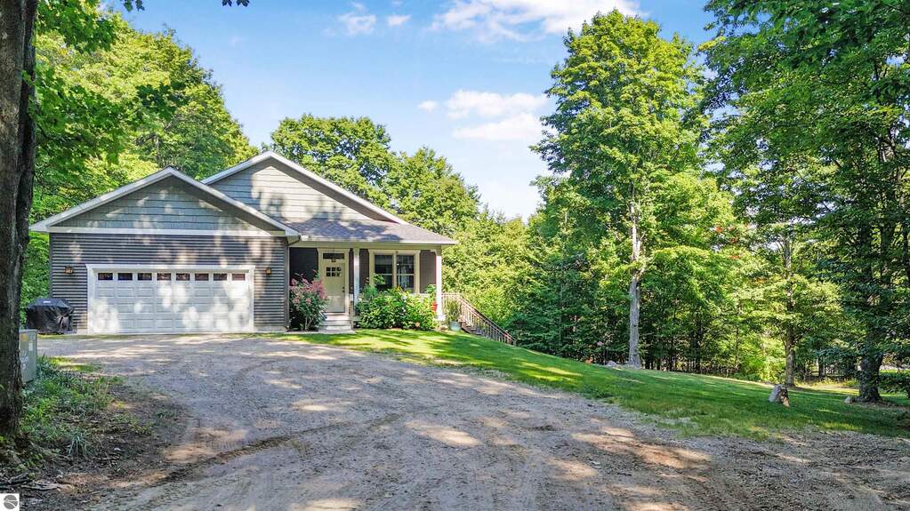 3 Bedroom Single Family Home/House's Image 41