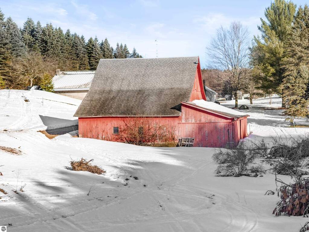 2 Bedroom Single Family Home/House's Image 4