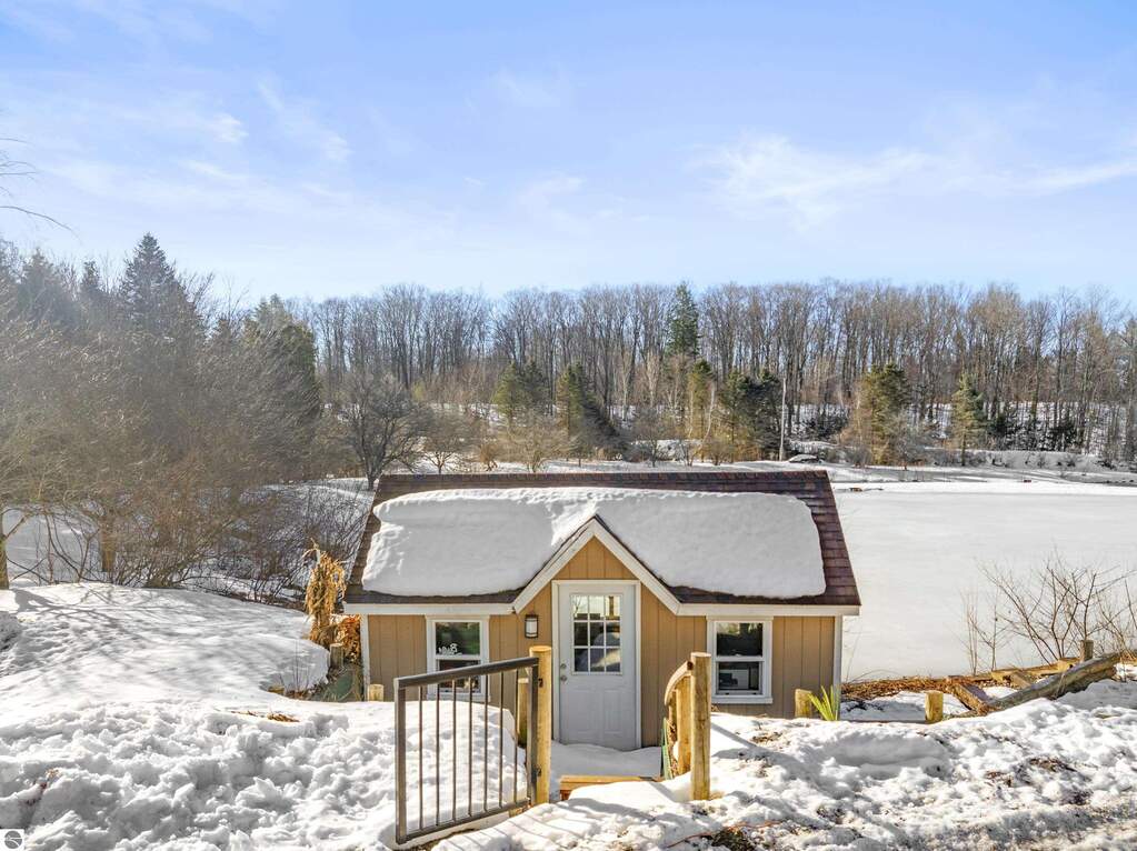 2 Bedroom Single Family Home/House's Image 87