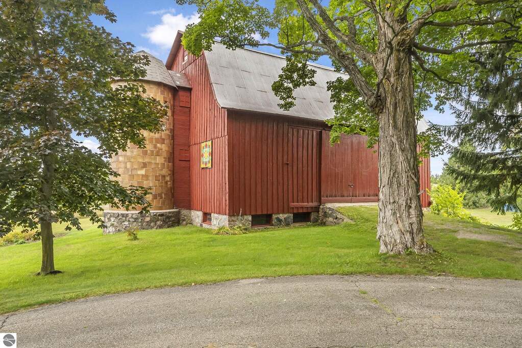2 Bedroom Single Family Home/House's Image 48