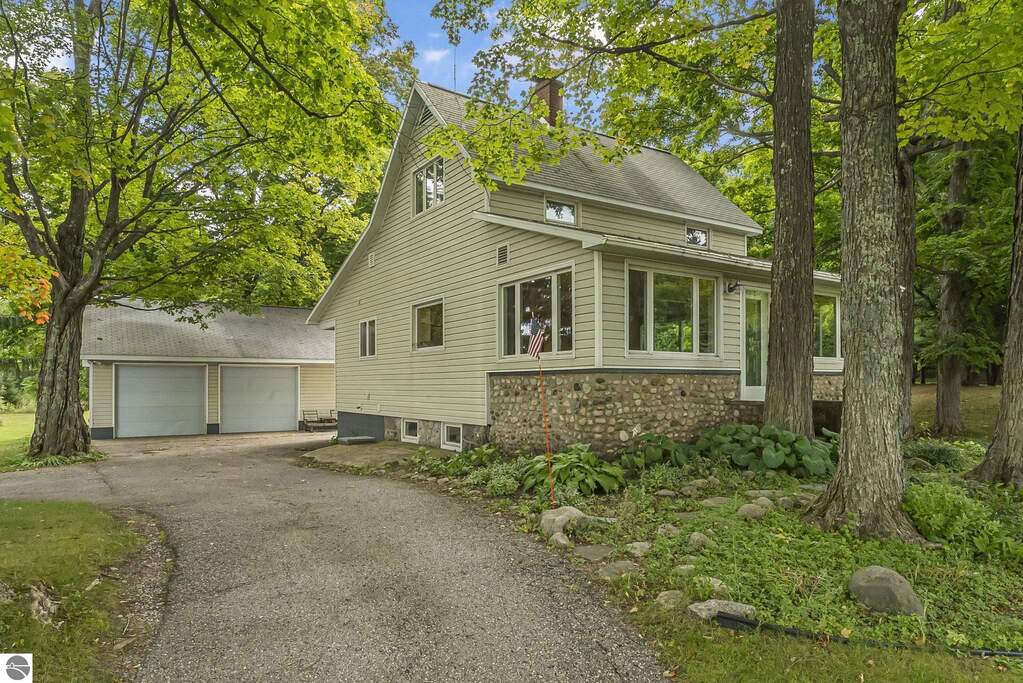 2 Bedroom Single Family Home/House's Image 6