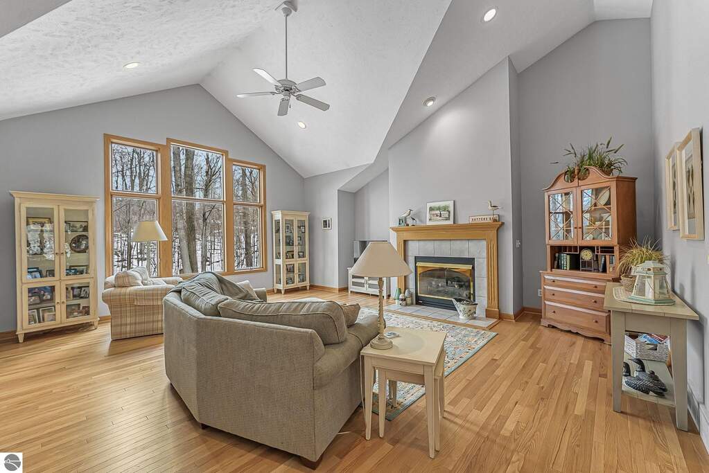 4 Bedroom Single Family Home/House's Image 14