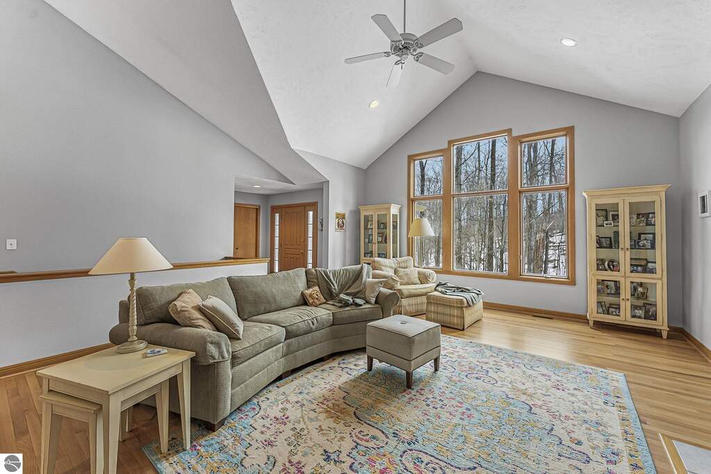4 Bedroom Single Family Home/House's Image 16