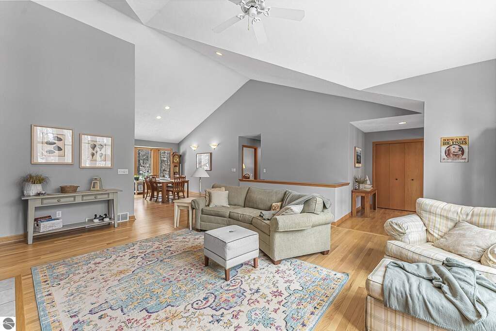 4 Bedroom Single Family Home/House's Image 17