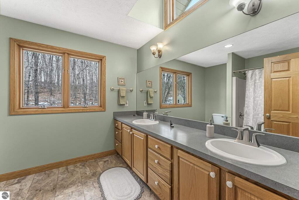 4 Bedroom Single Family Home/House's Image 25